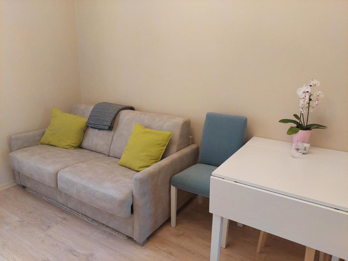 Cosy One Seperate Bedroom Apartment In City Center, Perfect For Family Trip. Riga Ngoại thất bức ảnh
