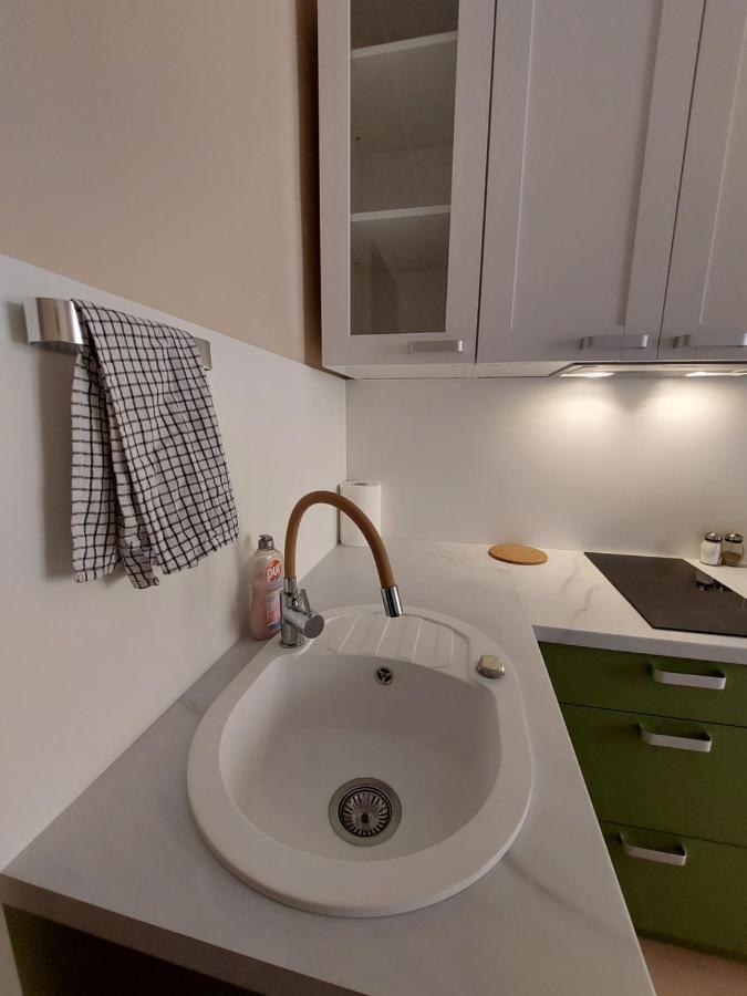 Cosy One Seperate Bedroom Apartment In City Center, Perfect For Family Trip. Riga Ngoại thất bức ảnh
